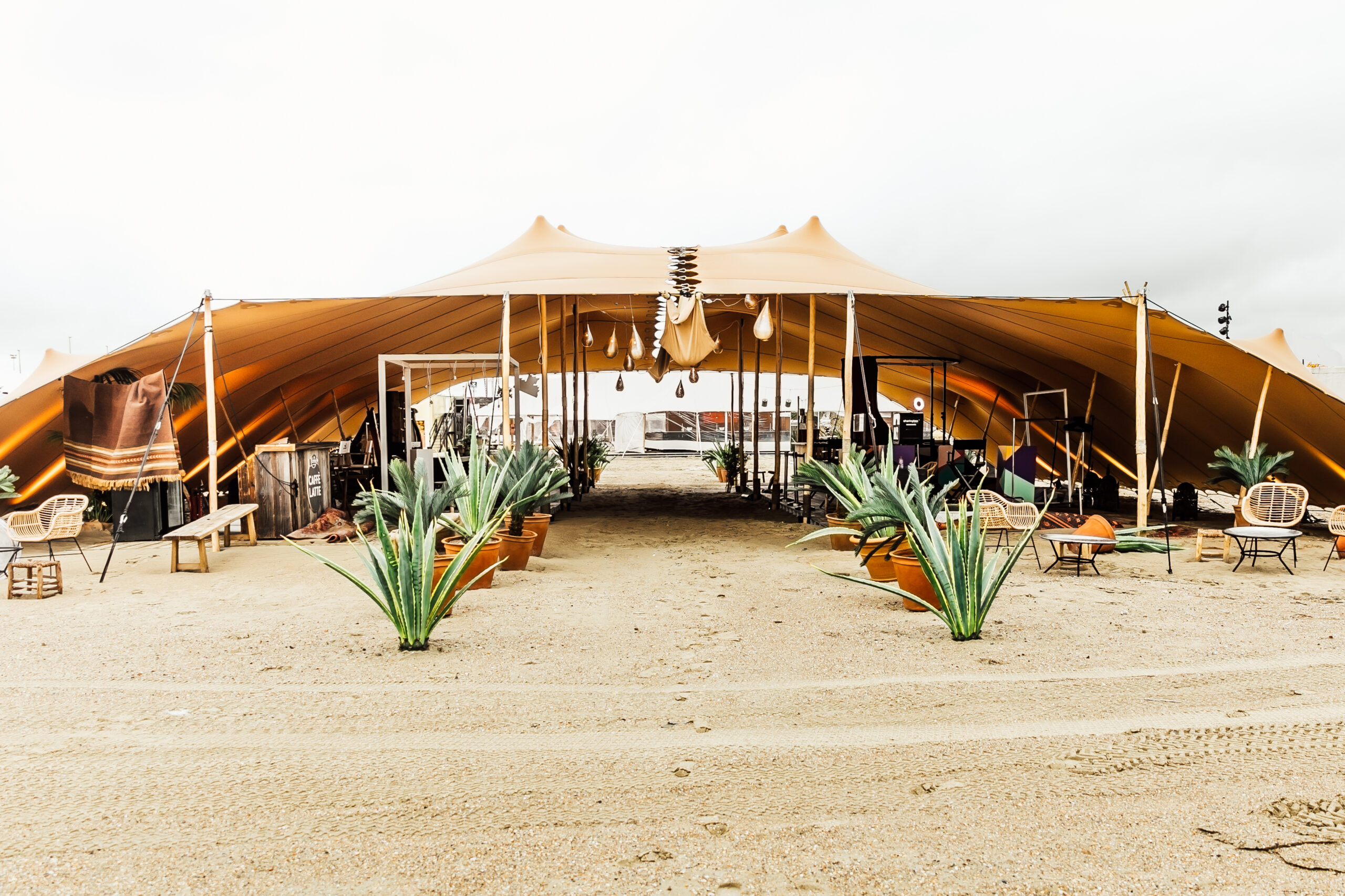 Stretch tent event